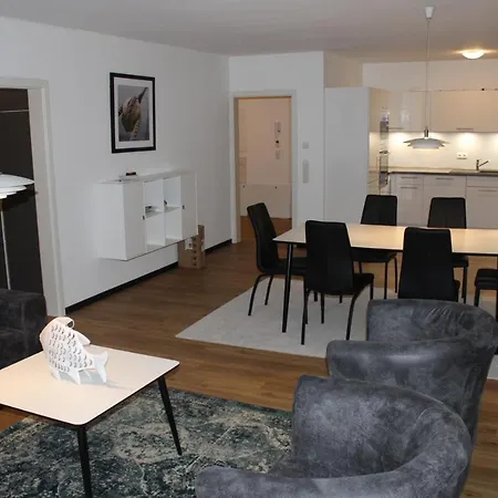 Duenenhaus 13 * لوبيك